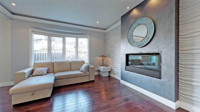31 John Gary Dr, House detached with 4 bedrooms, 4 bathrooms and 6 parking in Markham ON | Image 2