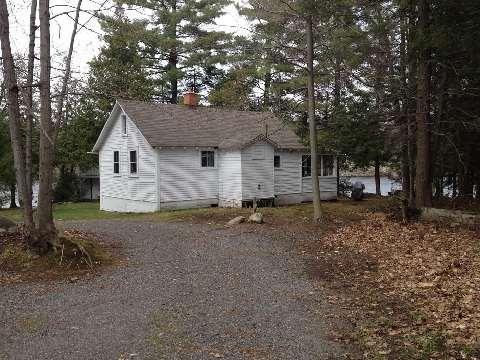 1030 Currie St, House detached with 2 bedrooms, 1 bathrooms and null parking in Muskoka Lakes ON | Image 4