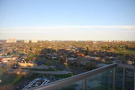 1012 - 68 Grangeway Ave, Condo with 2 bedrooms, 2 bathrooms and 1 parking in Toronto ON | Image 5