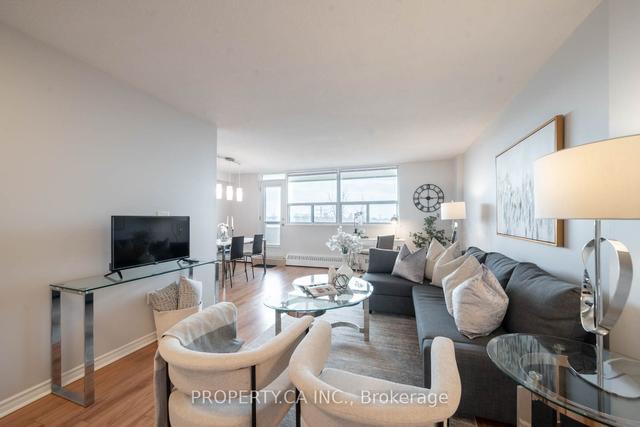707 - 541 Blackthorn Ave, Condo with 1 bedrooms, 1 bathrooms and 1 parking in Toronto ON | Image 2