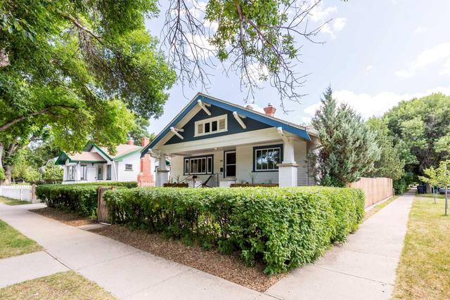 604 7 Avenue S, House detached with 3 bedrooms, 2 bathrooms and 2 parking in Lethbridge AB | Image 1