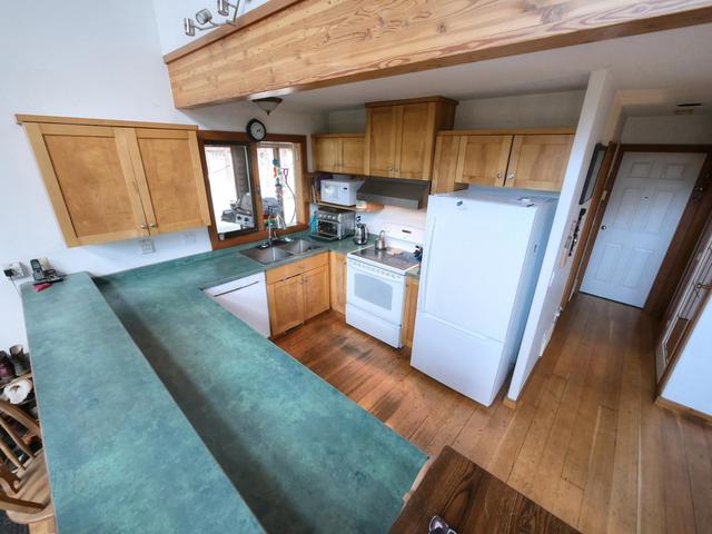 2960 Upper Slocan Park Road, House detached with 4 bedrooms, 3 bathrooms and null parking in Central Kootenay H BC | Image 4