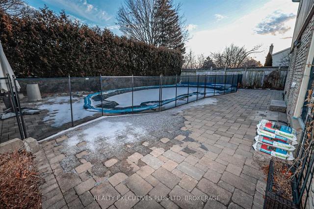 56 Madelaine Cres, House detached with 4 bedrooms, 3 bathrooms and 8 parking in Brampton ON | Image 24