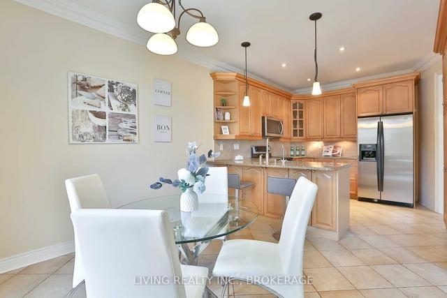 6 Taro Crt, House detached with 4 bedrooms, 3 bathrooms and 6 parking in Richmond Hill ON | Image 9