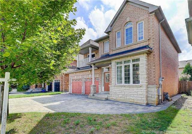19 La Rocca Ave, House detached with 4 bedrooms, 4 bathrooms and 3 parking in Vaughan ON | Image 2