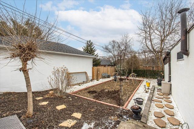 235 Chadburn St, House detached with 3 bedrooms, 2 bathrooms and 4 parking in Oshawa ON | Image 29