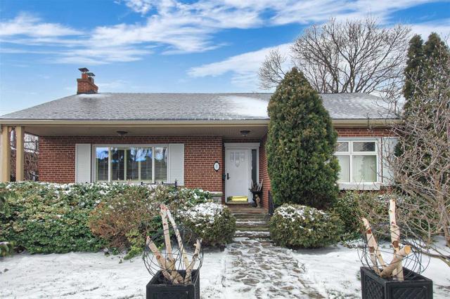 1 Park Hill Crt, House detached with 2 bedrooms, 2 bathrooms and 3 parking in Brampton ON | Image 1