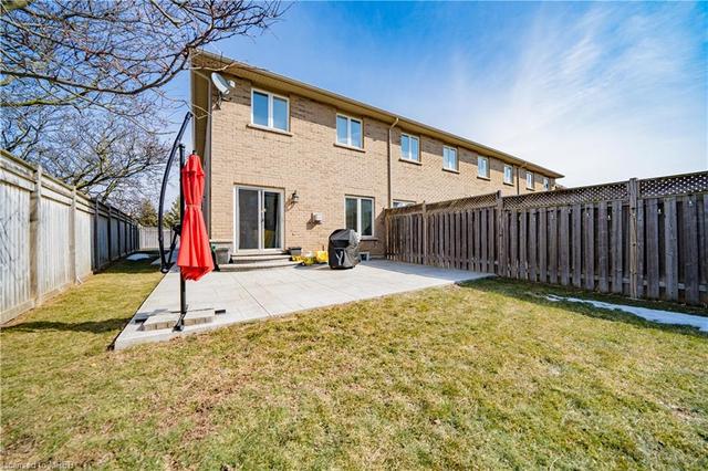 2450 Shadow Court N, House attached with 3 bedrooms, 3 bathrooms and 3 parking in Oakville ON | Image 31