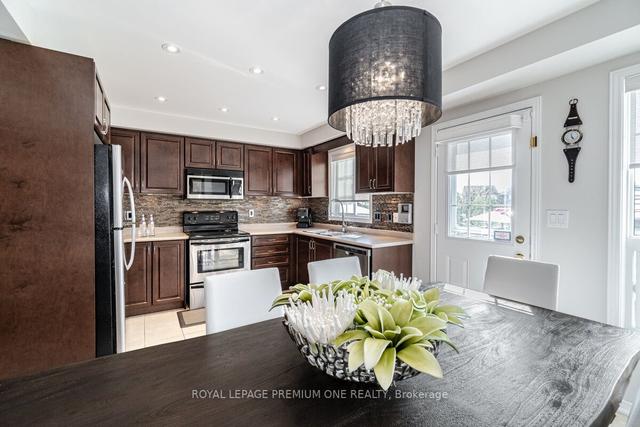 120 Keystar Crt, House attached with 3 bedrooms, 3 bathrooms and 3 parking in Vaughan ON | Image 4