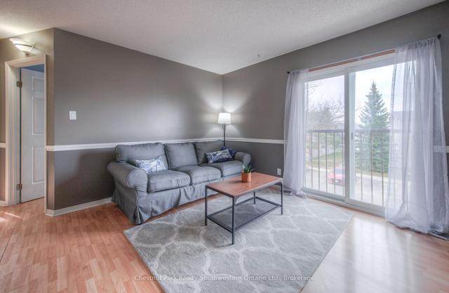 10 - 325 Northlake Dr, Condo with 2 bedrooms, 1 bathrooms and 1 parking in Waterloo ON | Image 7