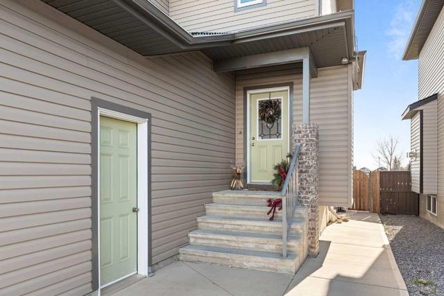 383 Hamptons Way Se, House detached with 4 bedrooms, 3 bathrooms and 4 parking in Medicine Hat AB | Image 3