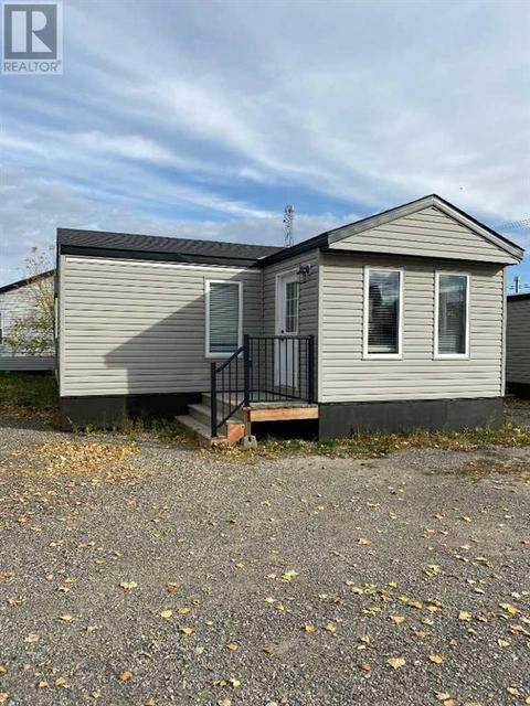 5, - 1048 Elk Avenue, Home with 2 bedrooms, 1 bathrooms and 2 parking in Pincher Creek AB | Card Image