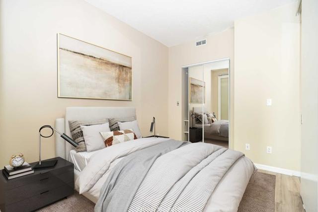 802 - 215 Fort York Blvd, Condo with 2 bedrooms, 2 bathrooms and 1 parking in Toronto ON | Image 32