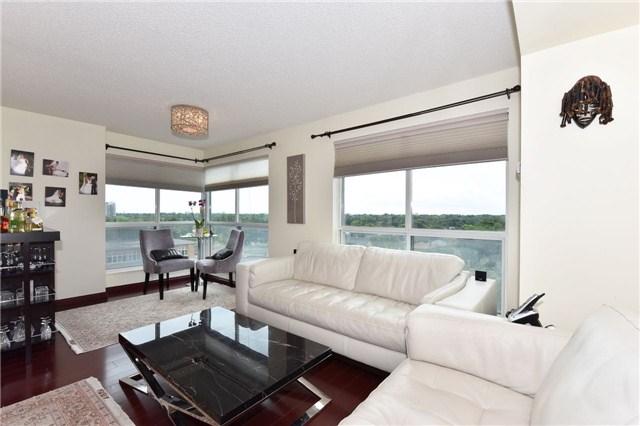 703 - 23 Lorraine Dr, Condo with 3 bedrooms, 2 bathrooms and null parking in Toronto ON | Image 7