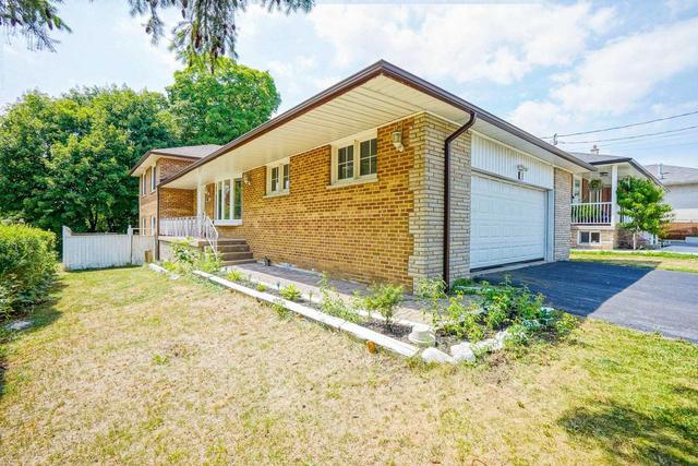 2 Ollerton Dr, House detached with 4 bedrooms, 2 bathrooms and 6 parking in Toronto ON | Image 12