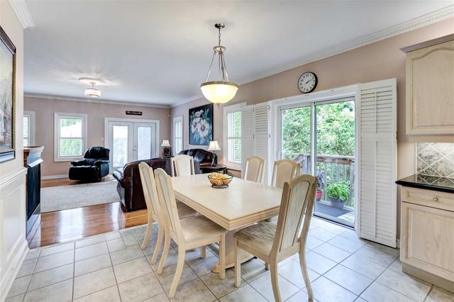 24 Queensborough Crt, House detached with 3 bedrooms, 3 bathrooms and 6 parking in Richmond Hill ON | Image 5