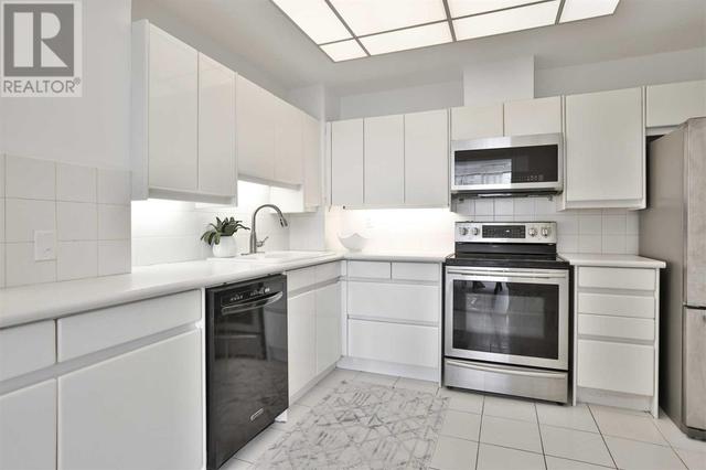 1003 - 7 Broadway Ave, Condo with 2 bedrooms, 2 bathrooms and 0 parking in Toronto ON | Image 9