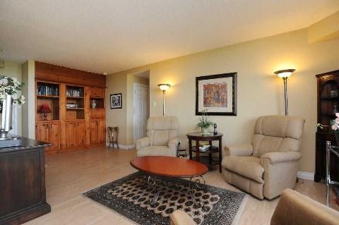 1103 - 2929 Aquitaine Ave, Condo with 2 bedrooms, 1 bathrooms and 2 parking in Mississauga ON | Image 4