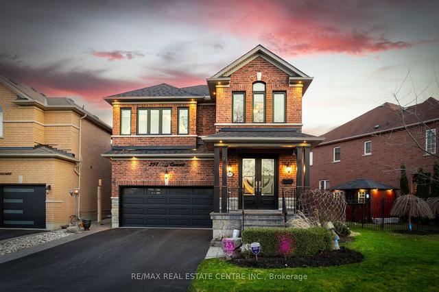 237 Duff Cres, House detached with 4 bedrooms, 3 bathrooms and 6 parking in Milton ON | Image 1