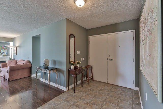 Lph16 - 9015 Leslie St N, Condo with 3 bedrooms, 2 bathrooms and 1 parking in Richmond Hill ON | Image 4