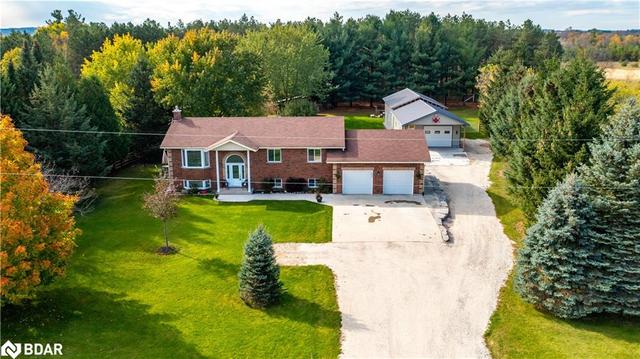 2838 3/4 Sunnidale Sideroad, House detached with 4 bedrooms, 2 bathrooms and 12 parking in Clearview ON | Image 2