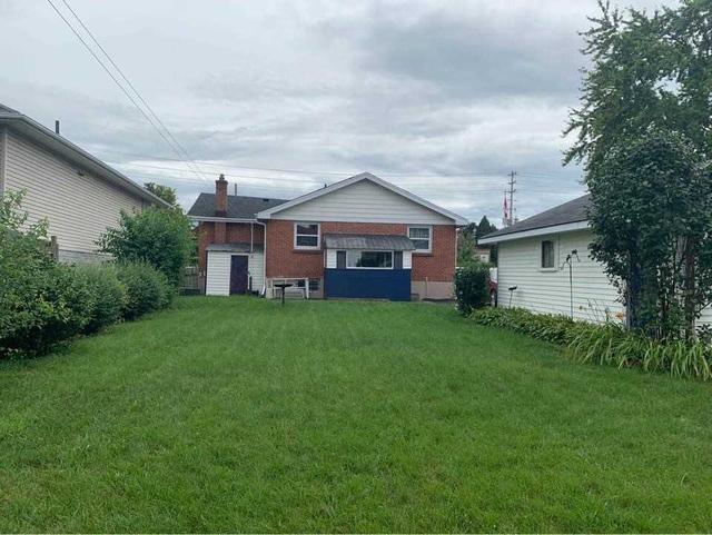 1710 Trafalgar St, House detached with 3 bedrooms, 1 bathrooms and 12 parking in London ON | Image 12