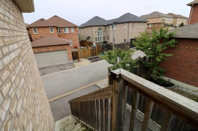 coach - 46 Balsam St, House detached with 1 bedrooms, 1 bathrooms and 1 parking in Markham ON | Image 2