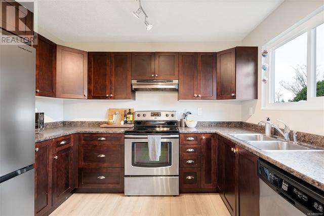 201 - 1625 Belmont Ave, Condo with 2 bedrooms, 2 bathrooms and 1 parking in Victoria BC | Image 15
