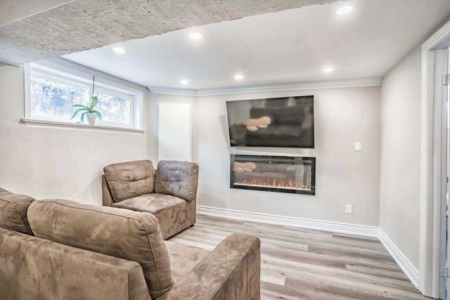 24 Harnish Cres, House detached with 3 bedrooms, 3 bathrooms and 5 parking in Toronto ON | Image 27