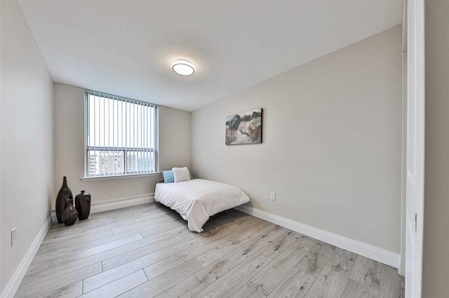1715 - 15 La Rose Ave, Condo with 3 bedrooms, 2 bathrooms and 1 parking in Toronto ON | Image 7