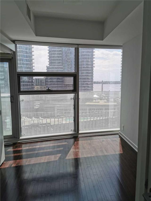 1003 - 12 York St, Condo with 1 bedrooms, 1 bathrooms and null parking in Toronto ON | Image 12