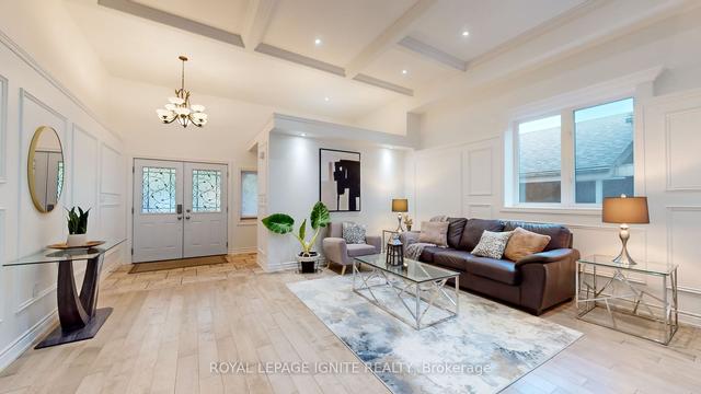 182 Birkdale Rd, House detached with 4 bedrooms, 5 bathrooms and 5 parking in Toronto ON | Image 1