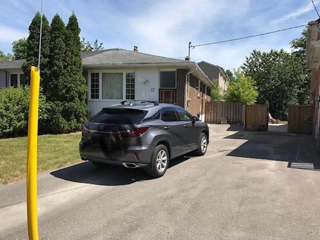Upper - 27 Rameau Dr, House semidetached with 3 bedrooms, 1 bathrooms and 1 parking in Toronto ON | Image 1