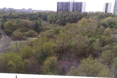 826 - 18 Concorde Pl, Condo with 2 bedrooms, 2 bathrooms and 2 parking in Toronto ON | Image 5