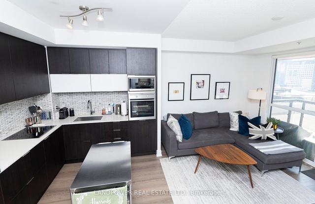 1105 - 318 Richmond St W, Condo with 1 bedrooms, 1 bathrooms and 0 parking in Toronto ON | Image 35