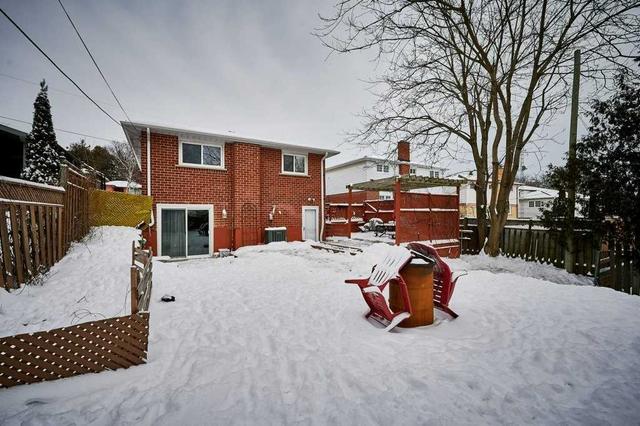 134 Springdale Cres, House detached with 3 bedrooms, 3 bathrooms and 5 parking in Oshawa ON | Image 18