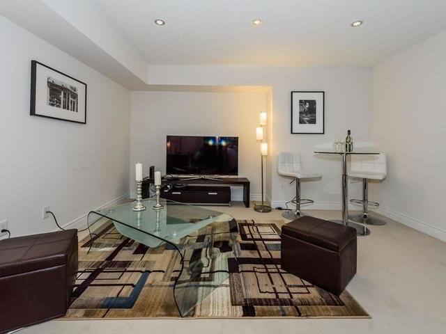 231 South Park Rd, Townhouse with 3 bedrooms, 3 bathrooms and 2 parking in Markham ON | Image 7