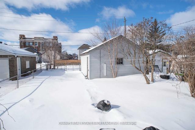 515 Vickers St S, House detached with 4 bedrooms, 1 bathrooms and 7 parking in Thunder Bay ON | Image 6