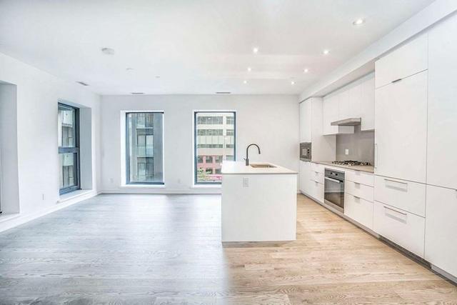 401 - 22 Lombard St, Condo with 2 bedrooms, 2 bathrooms and 0 parking in Toronto ON | Image 1