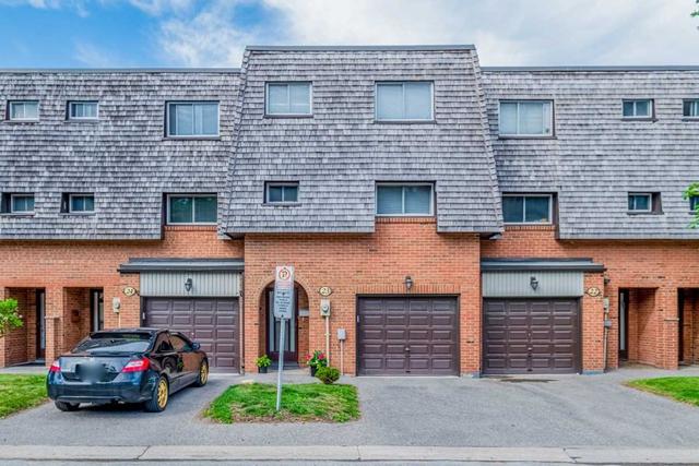 23 Briar Path, Townhouse with 3 bedrooms, 2 bathrooms and 2 parking in Brampton ON | Image 1