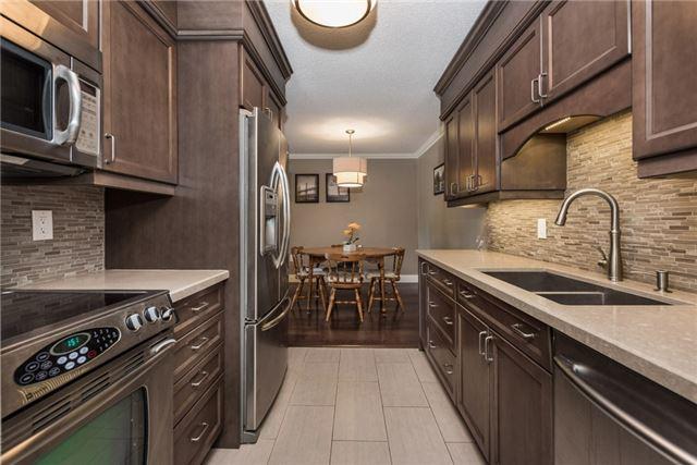 10 Coulter St, Condo with 2 bedrooms, 1 bathrooms and 1 parking in Barrie ON | Image 6