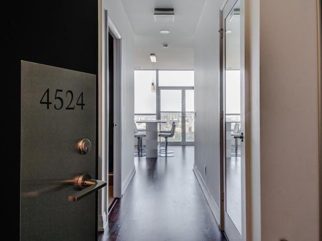 4524 - 5 Sheppard Ave E, Condo with 1 bedrooms, 1 bathrooms and 1 parking in Toronto ON | Image 4