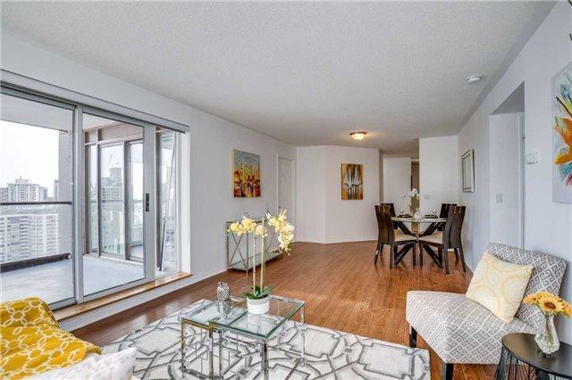 2309 - 909 Bay St, Condo with 3 bedrooms, 2 bathrooms and 1 parking in Toronto ON | Image 5