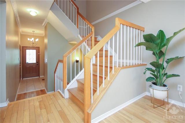 6354 Sablewood Place, Townhouse with 3 bedrooms, 3 bathrooms and 3 parking in Ottawa ON | Image 5