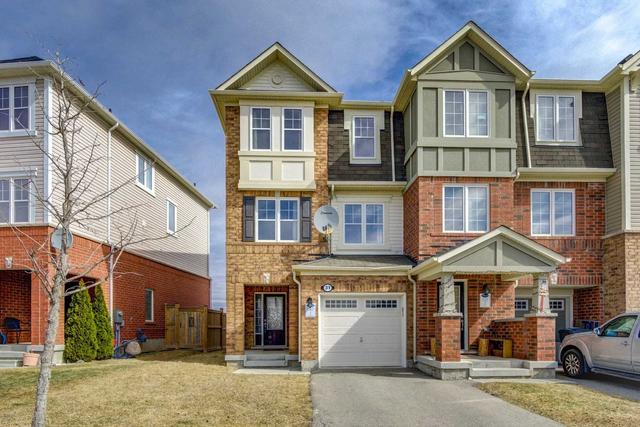 31 Vanhorne Clse, House attached with 3 bedrooms, 3 bathrooms and 2 parking in Brampton ON | Image 1