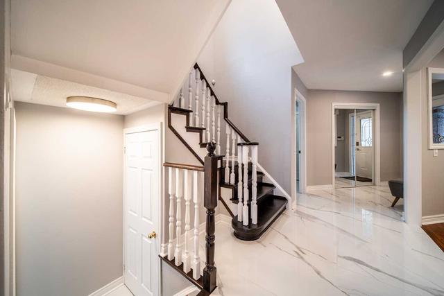 7038 Graydon Crt, House detached with 4 bedrooms, 3 bathrooms and 6 parking in Mississauga ON | Image 13