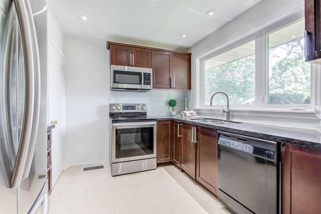 427 Taylor Mills Dr. Dr S, House detached with 3 bedrooms, 3 bathrooms and 3 parking in Richmond Hill ON | Image 2