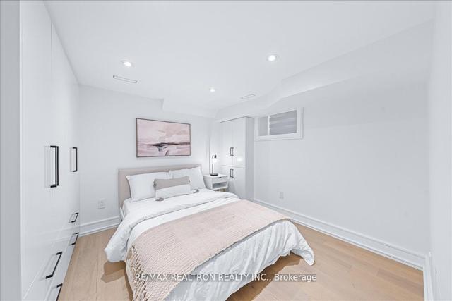 225 Christie St, House semidetached with 3 bedrooms, 4 bathrooms and 2.5 parking in Toronto ON | Image 21