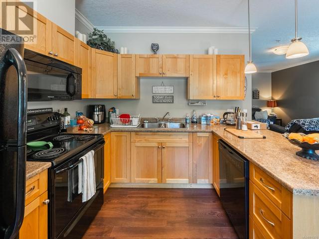 101 - 2149 Ridgemont Pl, House attached with 3 bedrooms, 2 bathrooms and 2 parking in Nanaimo BC | Card Image
