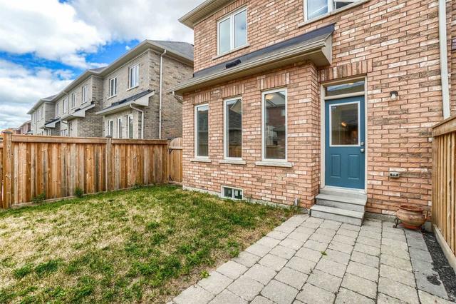 26 Saint Dennis Rd, House attached with 3 bedrooms, 3 bathrooms and 2 parking in Brampton ON | Image 26